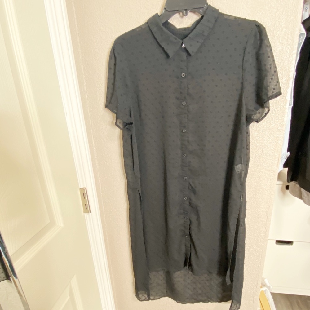 Elle Women’s Sheer Button Up Tunic Top. Black. XL.